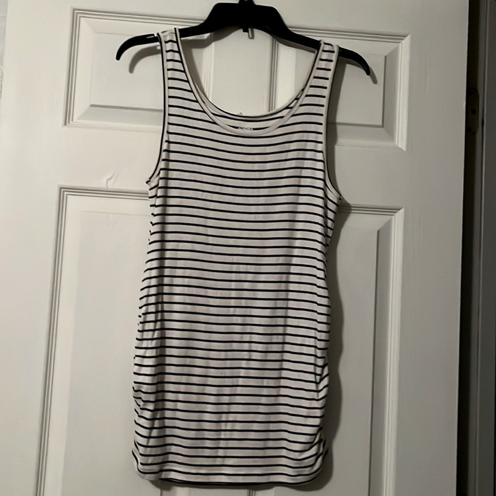WOMEN’S MATERNITY TANK : SIZE MEDIUM